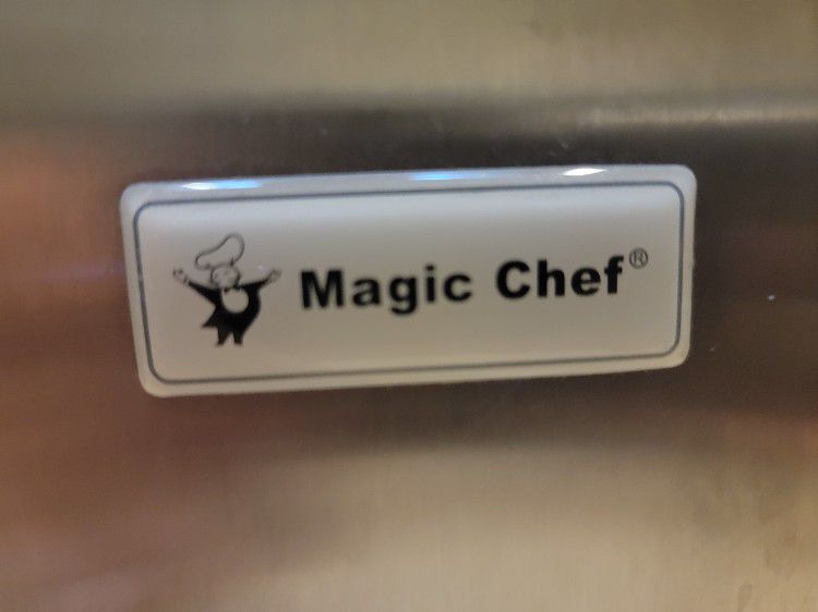 Magic Chef

1.7 cu. ft. Mini Fridge w/ Freezer in Stainless Stee

