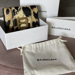 Brand NEW Balenciaga Wallet. Never been Used. MUST SELL! 