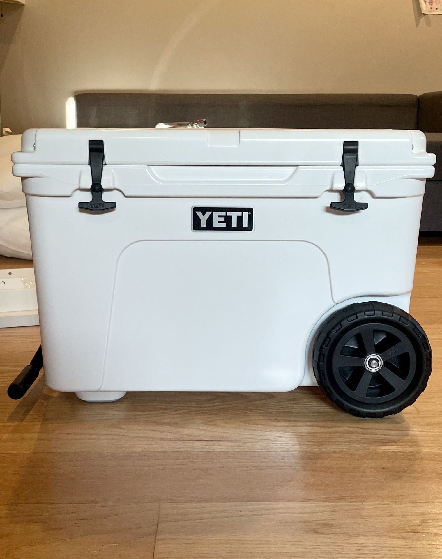 YETI Tundra Haul Portable Wheeled Cooler Camping Picnic Party Outdoor 