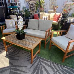 wooden patio set in very good condition with 4 pieces