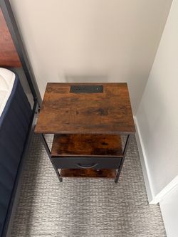 Move Out Sale: Nightstand (set of 2)