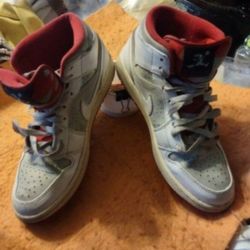 Rare collectible 9.5 nike michael jordan 1 mid hare shoes