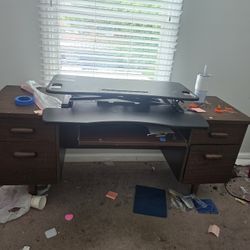 Office Desk With Lots Of Drawers