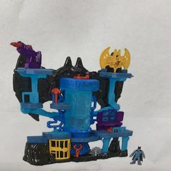 Fisher-Price Imaginext DC Super Friends Bat-Tech Batcave Batman Playset New Toy