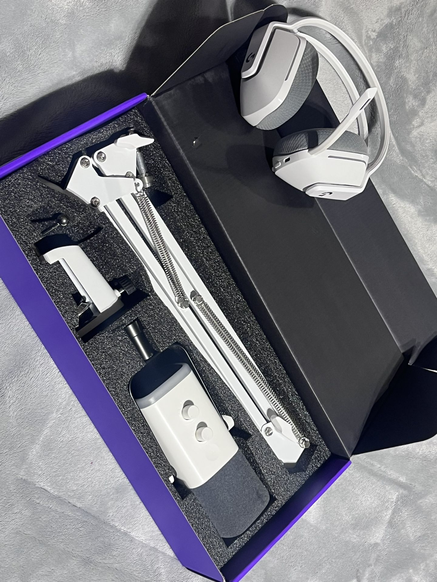 Fifine  Mic Kit Plus A Logitech Wireless G733 Gaming Headset 