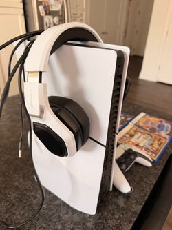 Fortnite 1TB Ps5 combo (controllers, headset and 3 games)