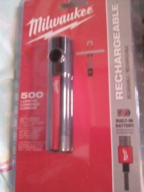 Milwaukee Everyday Carry Flashlight w/Magnet