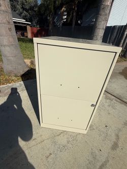 2 drawer file cabinet with key