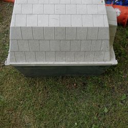 Dog House Heavy Duty Pre-owned