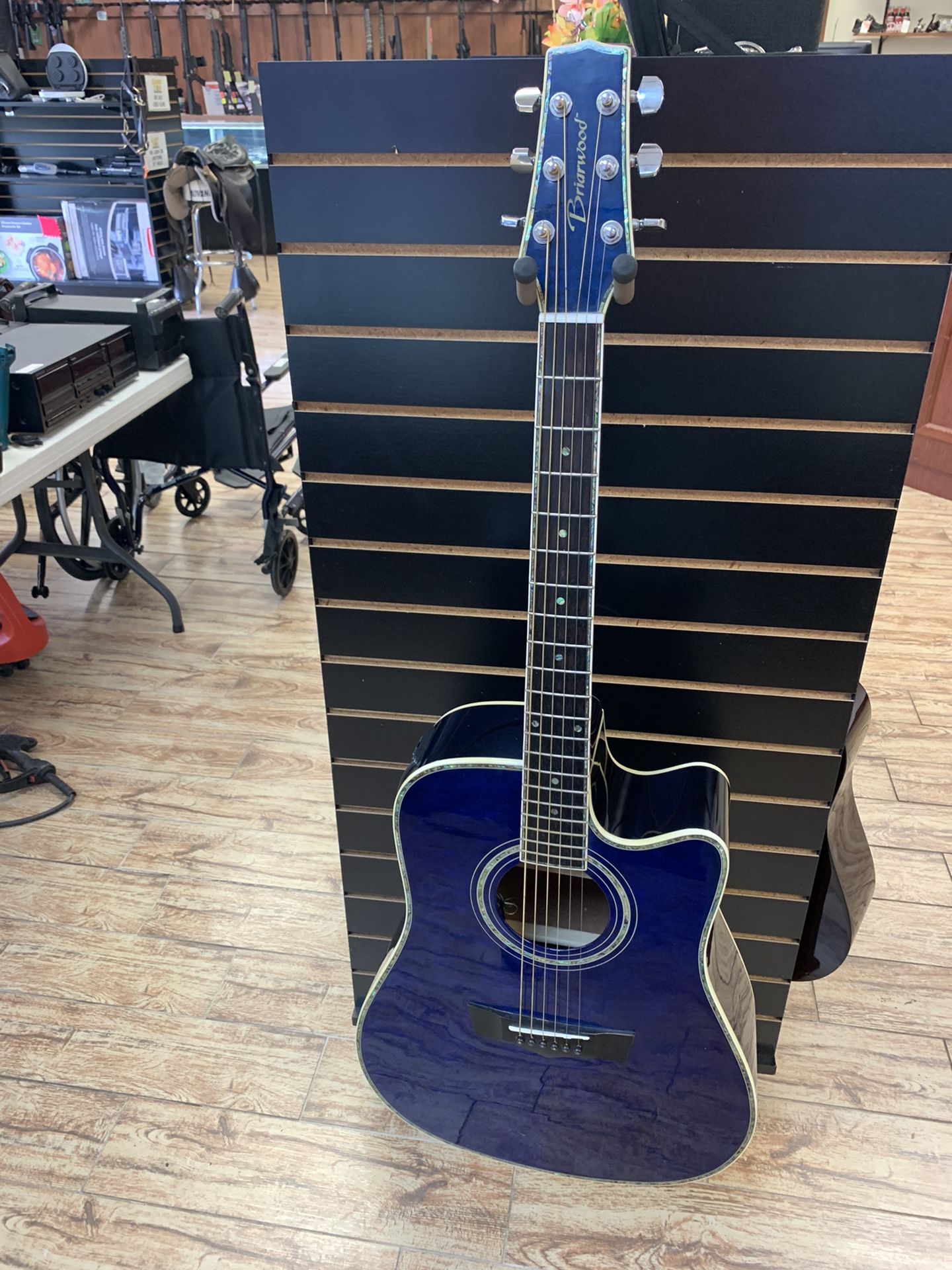 Briarwood DR-5C QT Acoustic Guitar W/Hard Case
