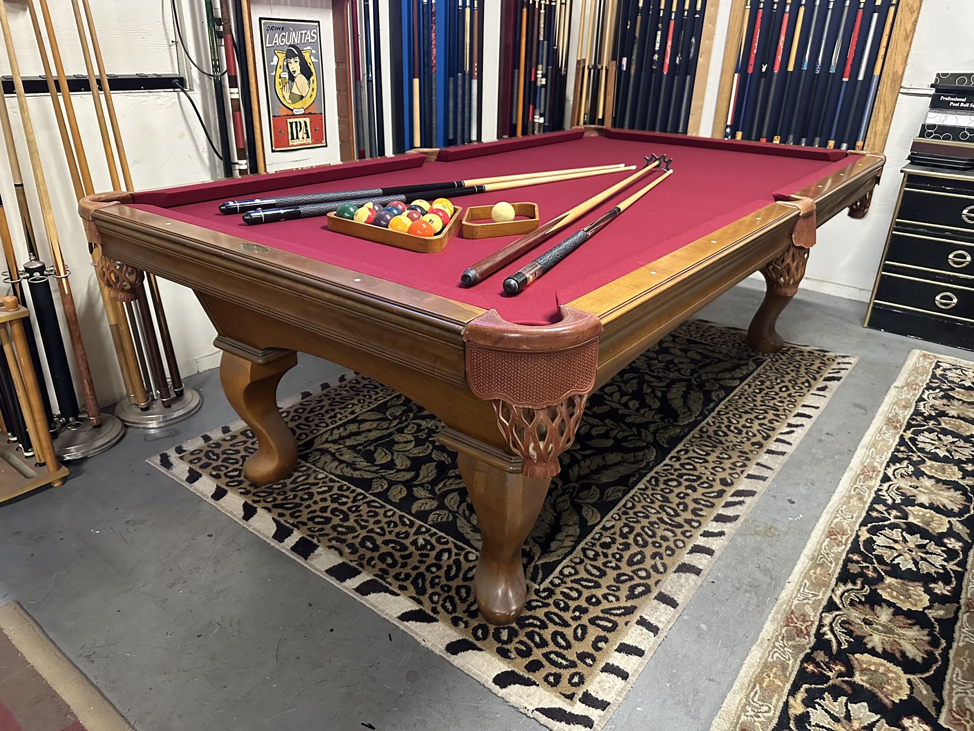 Classy 8’ Olhausen Pool Table - Brand New Felt - Can Deliver!
