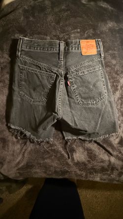 Levi women’s 501 shorts size w26