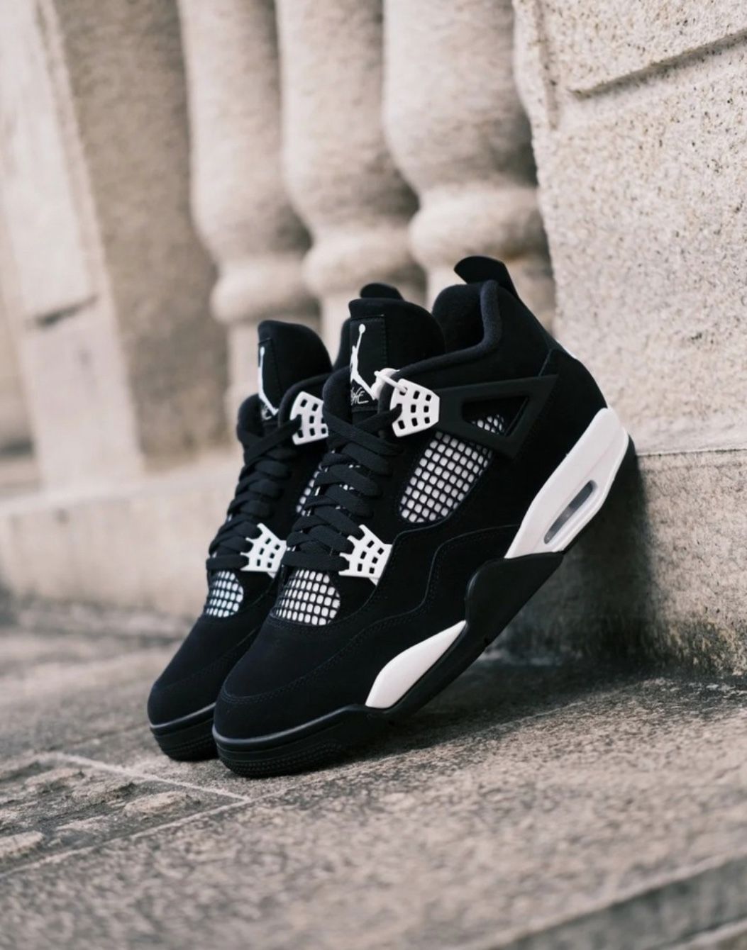 Jordan’s 4’s Retros White Thunder