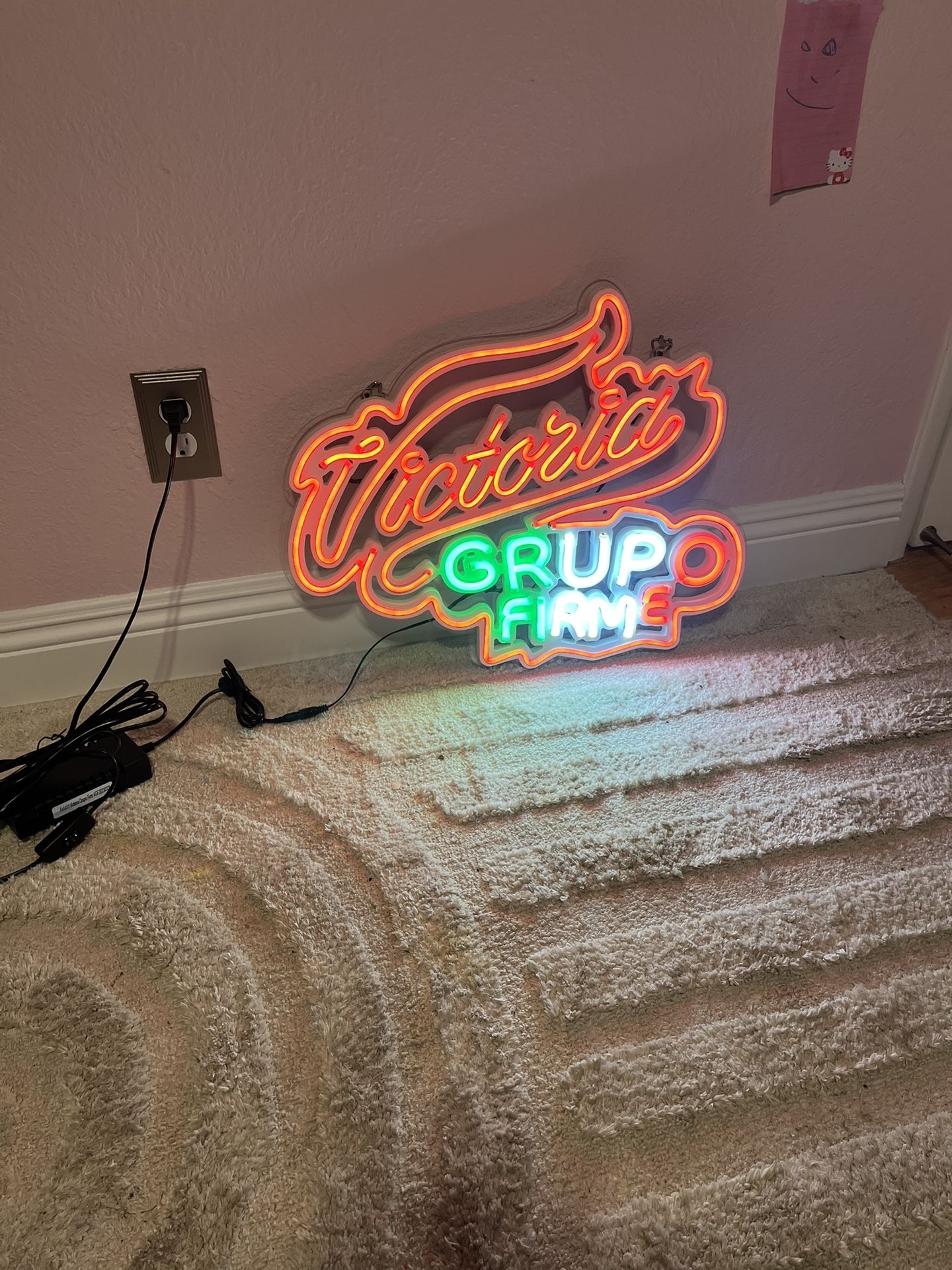 Victoria Grupo Firme LED