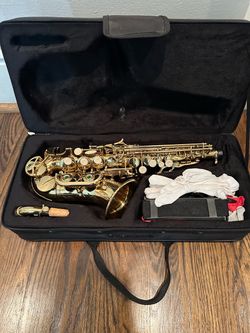 Beautiful Slade gold-lacquered curved soprano saxophone