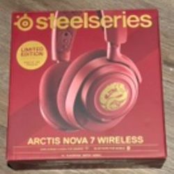 SteelSeries Arctis Nova 7 Wireless Gaming Headset