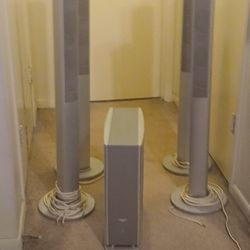 Surround Sound Set With 4 Tall Speakers 