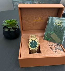 gold player green dial a.p