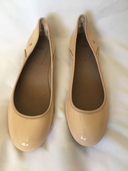 UGG FLATS SHOES WOMEN SZ 9 🥿 COLOR NUDE