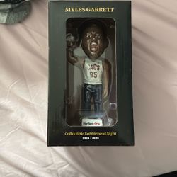 myles garret in cavs uniform 