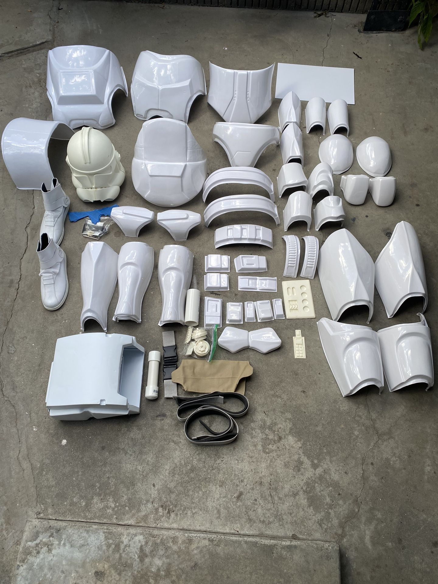COMPLETE Star wars Clone trooper Armor Kit With Backpack And Shoes