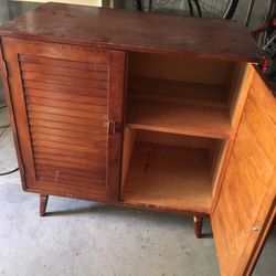 Vintage cabinet/TV stand