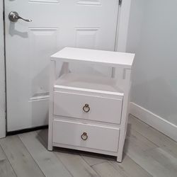 White Side Table Night Stand 20 W X 14 D X 26 H Inches 