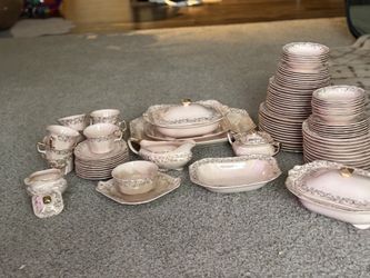 Vintage Taylor, Smith & Taylor Pink 22K Gold China Set – 100+ Pieces (Service for 12)