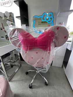 Minnie Mouse chair
