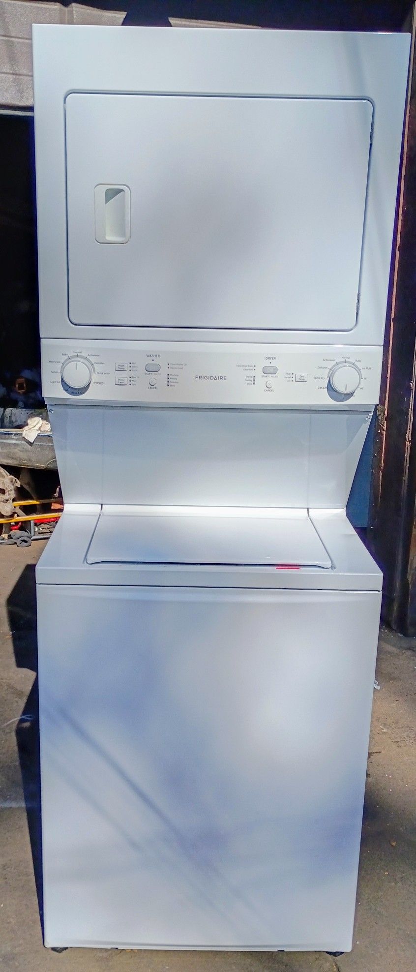 Excellent Condition! Frigidaire 2-In-1 Heavy Duty Super Capacity Washing Machine & Electric Dryer!