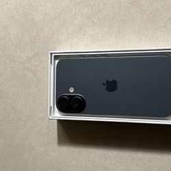 iPhone 17 256 Locked $400