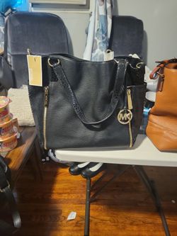I sell these cute branded bags
