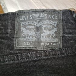 Jeans levi's black. $15