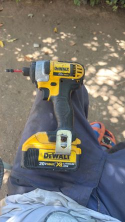 Impact dewalt