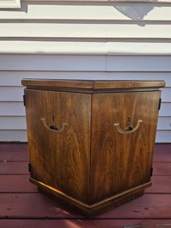 Drexel Heritage Hexagon End Table/Nightstand-Accolade Collection