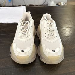 Balenciaga 37