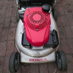 Honda HRR 216 Self-Propelled Lawn Mower Runs Great Máquina con
Transmisión Trabaja bien