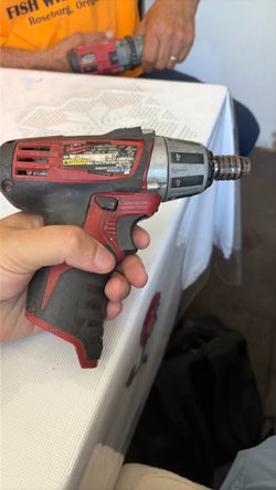 Milwaukee M12 1/4” Hex Compact Screwdriver 2401-20 — Tool Only