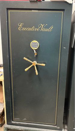 Safe/vault