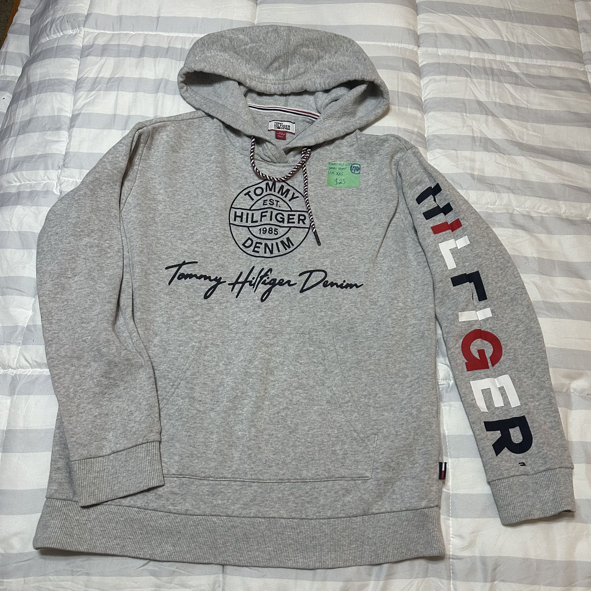 Pre Owned Tommy Hilfiger Hoodie for Women