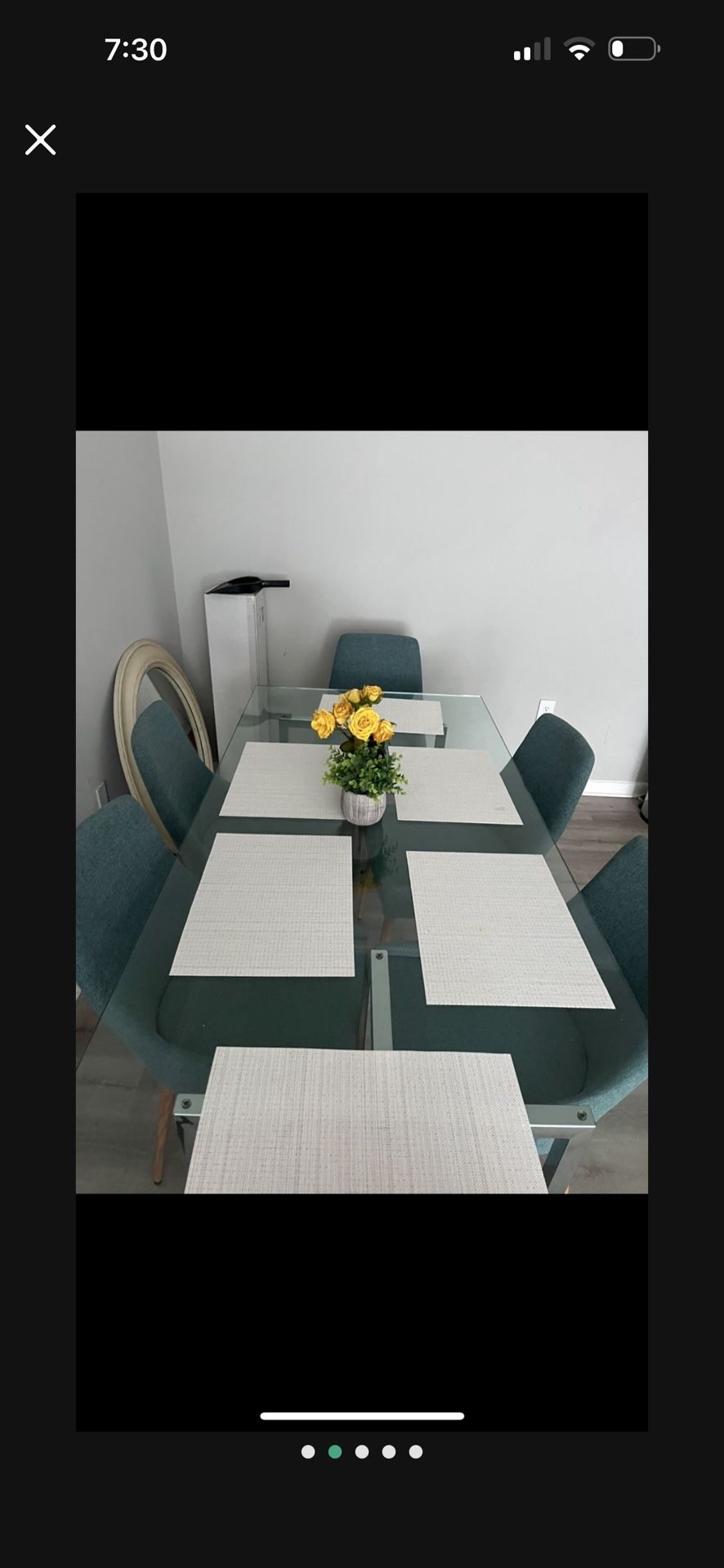 Dining room Table 