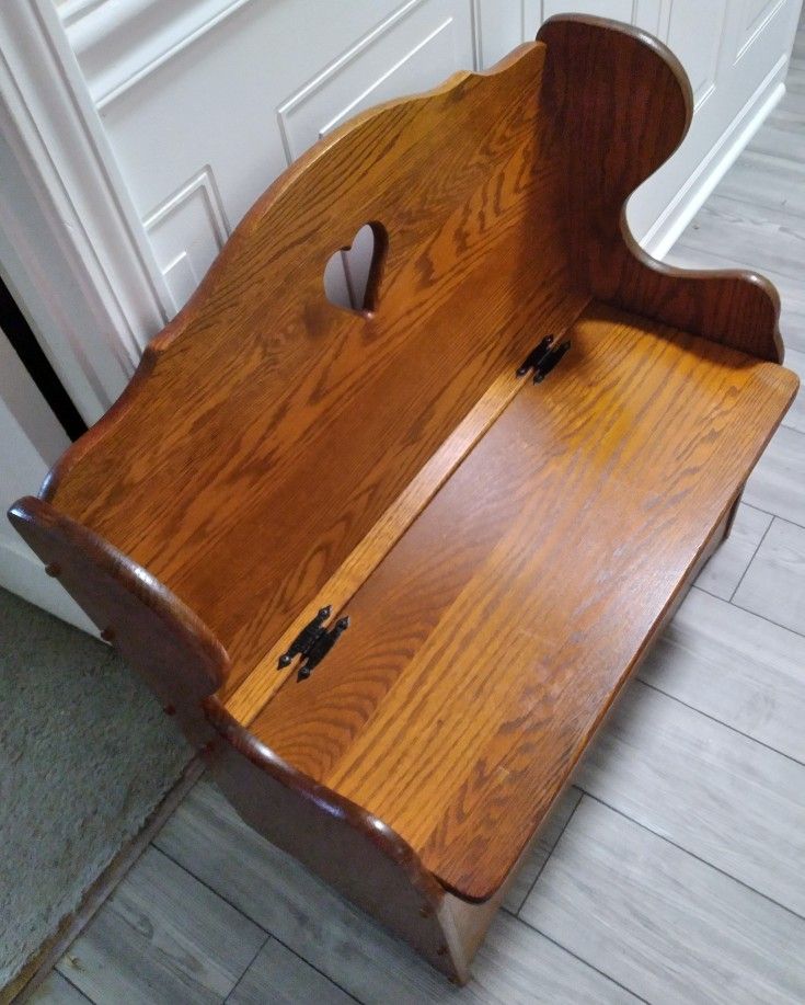 Solid Oak Amish Toy Box/Storage Bench