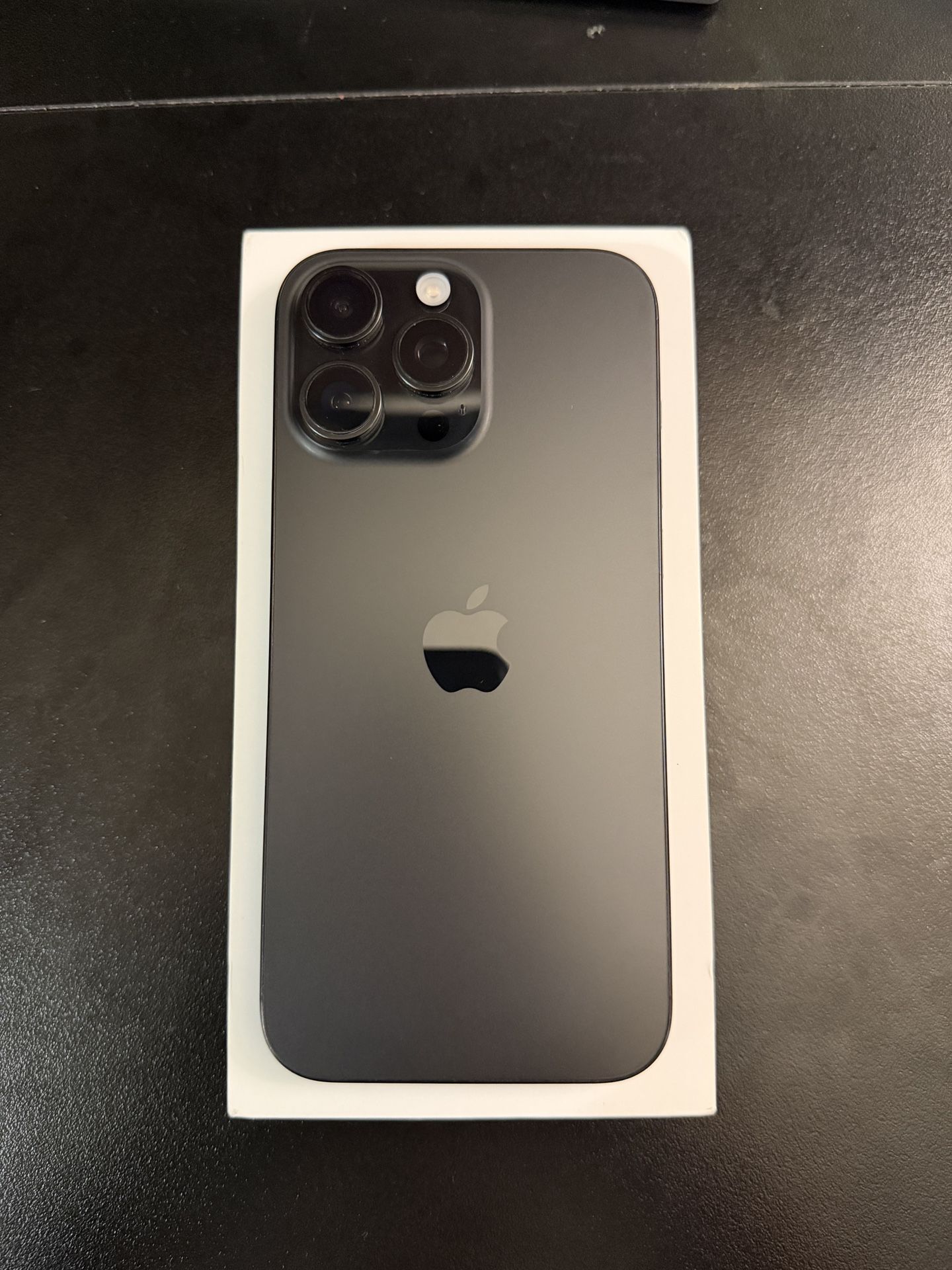 iPhone 16 Pro Max - Unlocked