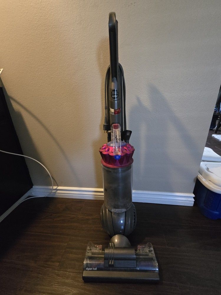 Used Dyson Vacuum-excellent Condition