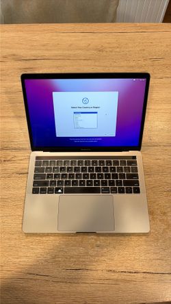 MacBook Pro 13” with 2.9GHz Intel i5 and Four Thunderbolt Ports