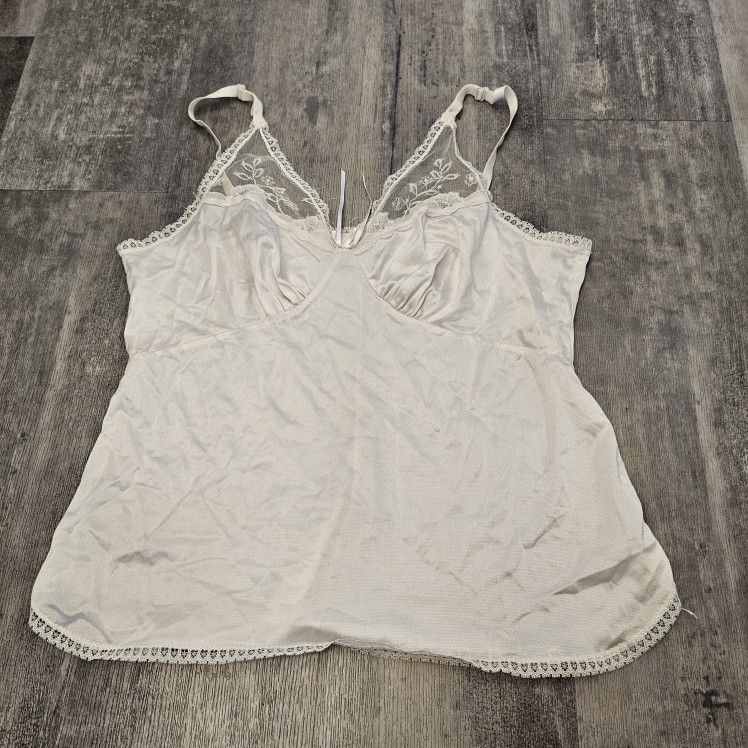 Tons of lacy tops from Japan