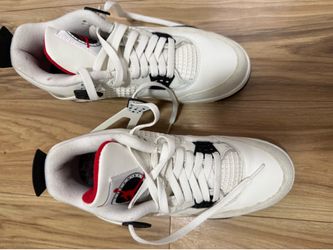 Air Jordan 4 ( Size 8.5 )