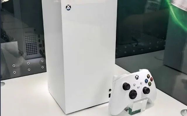 xbox series x (white)