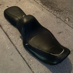 Mustang Dyna Seat