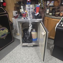 Stainless steel kegerator tank included.